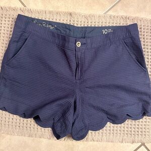 Like New ~ Lilly Pulitzer ButterCup 5”Navy Shorts, Size 10